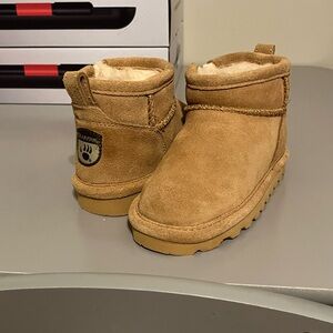 Toddler Girls Bearpaw size 8